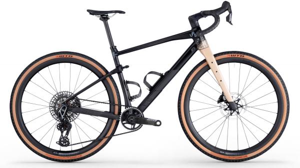 BMC URS 01 ONE Carbon Black / Marrone L