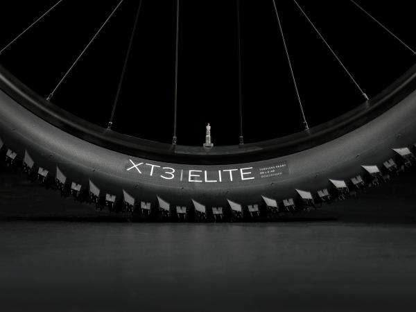 Trek Marlin 6 M 29 Rage Red to Deep Dark Blue Fade Produktbild 5