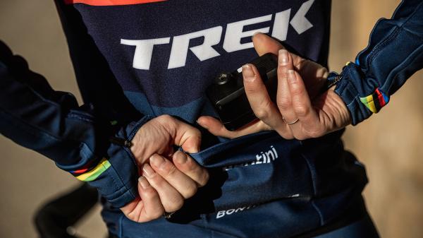 Trek Pumpe Trek E-Mini Elektrische tragbare Pumpe Black Produktbild 11